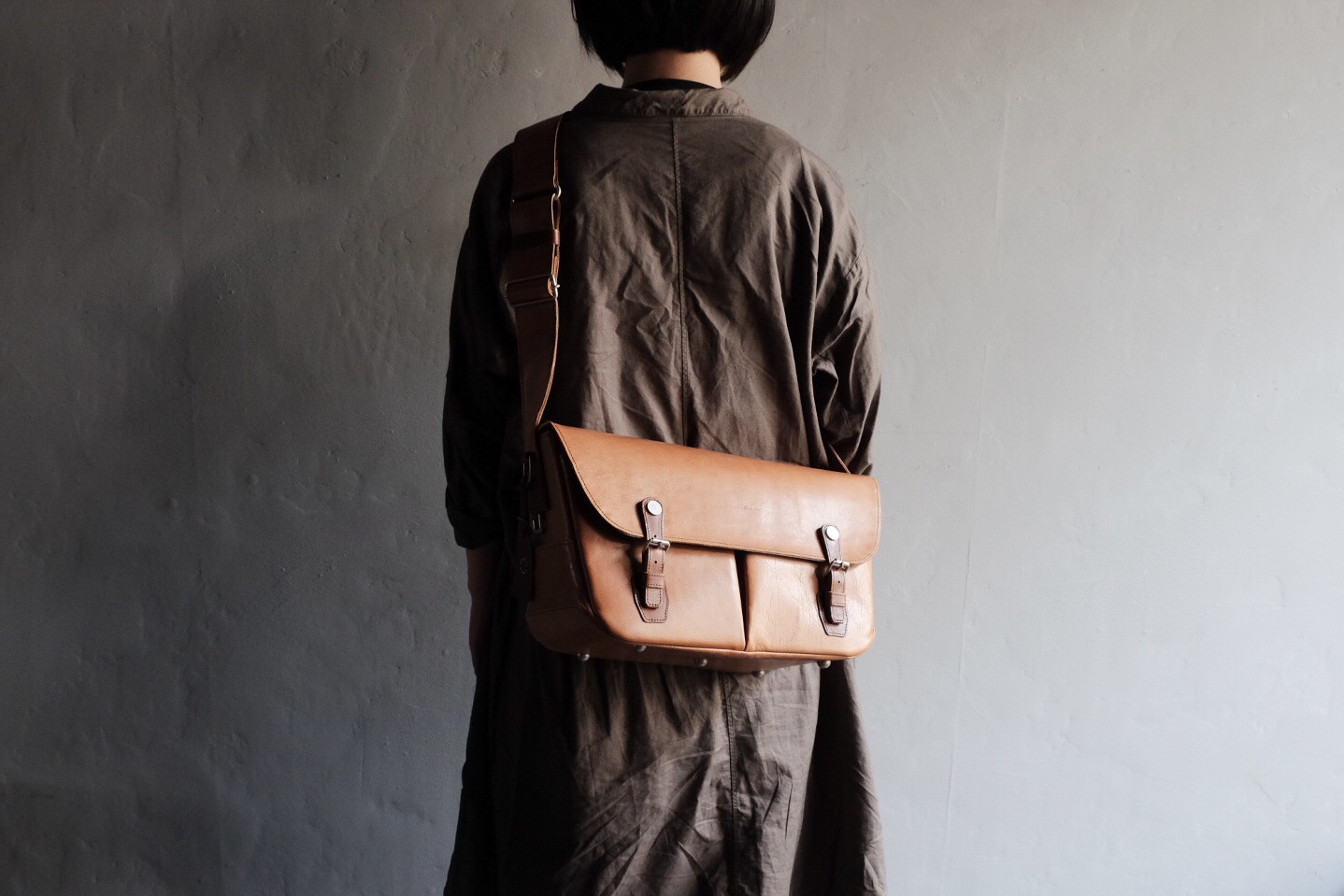 kisou 卉奏 acru レザー カメラバッグ 仕切2枚付 日々と謳う」限定ボノ