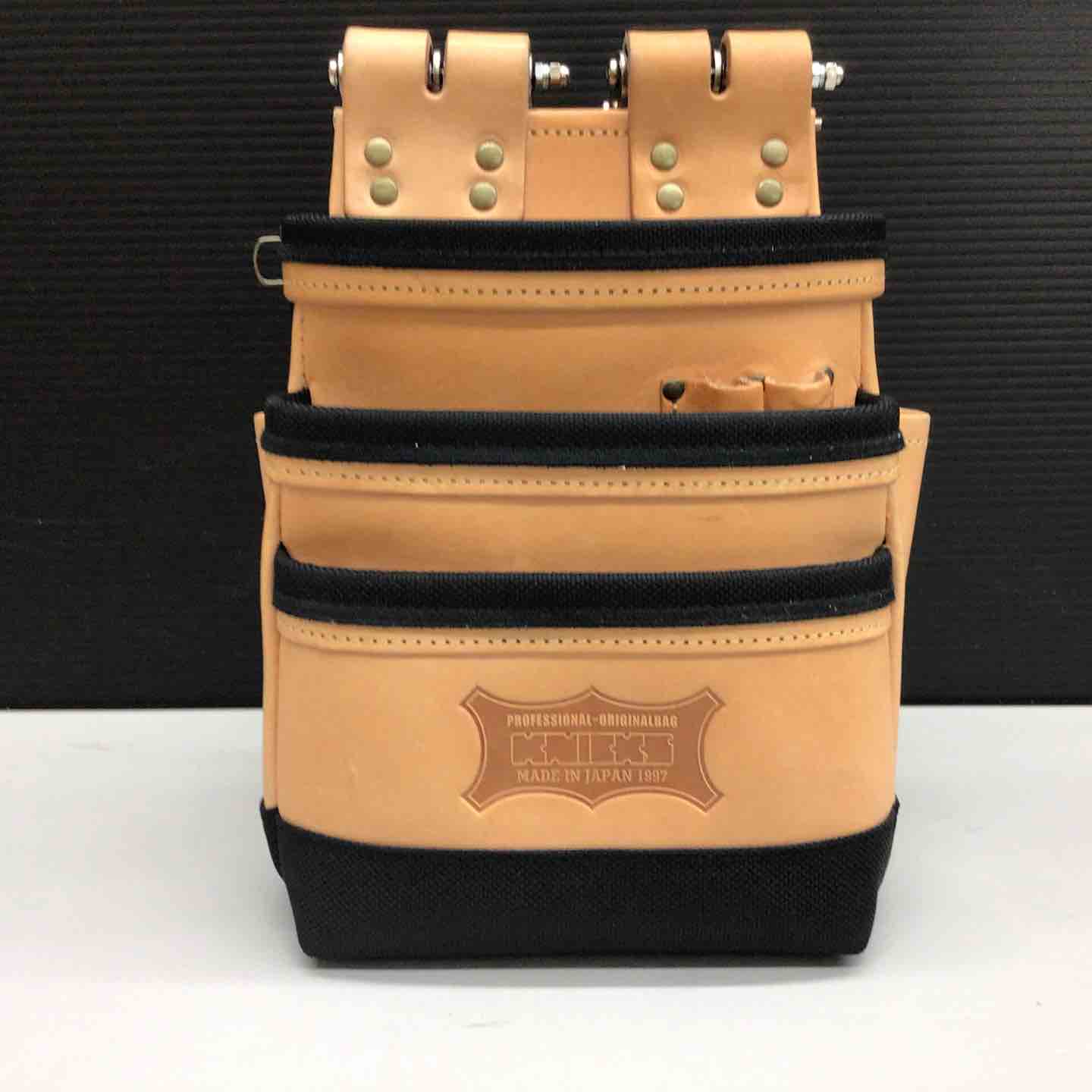 美品】ニックス 総ヌメ革使用3段腰袋チェーンタイプ KNB-301DDX【戸田