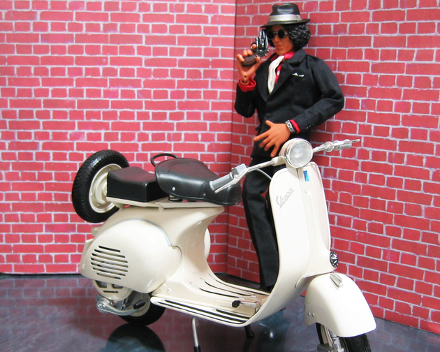 MedicomTOY[探偵物語]1/6サイズ[松田優作]ベスパ等付属品多数