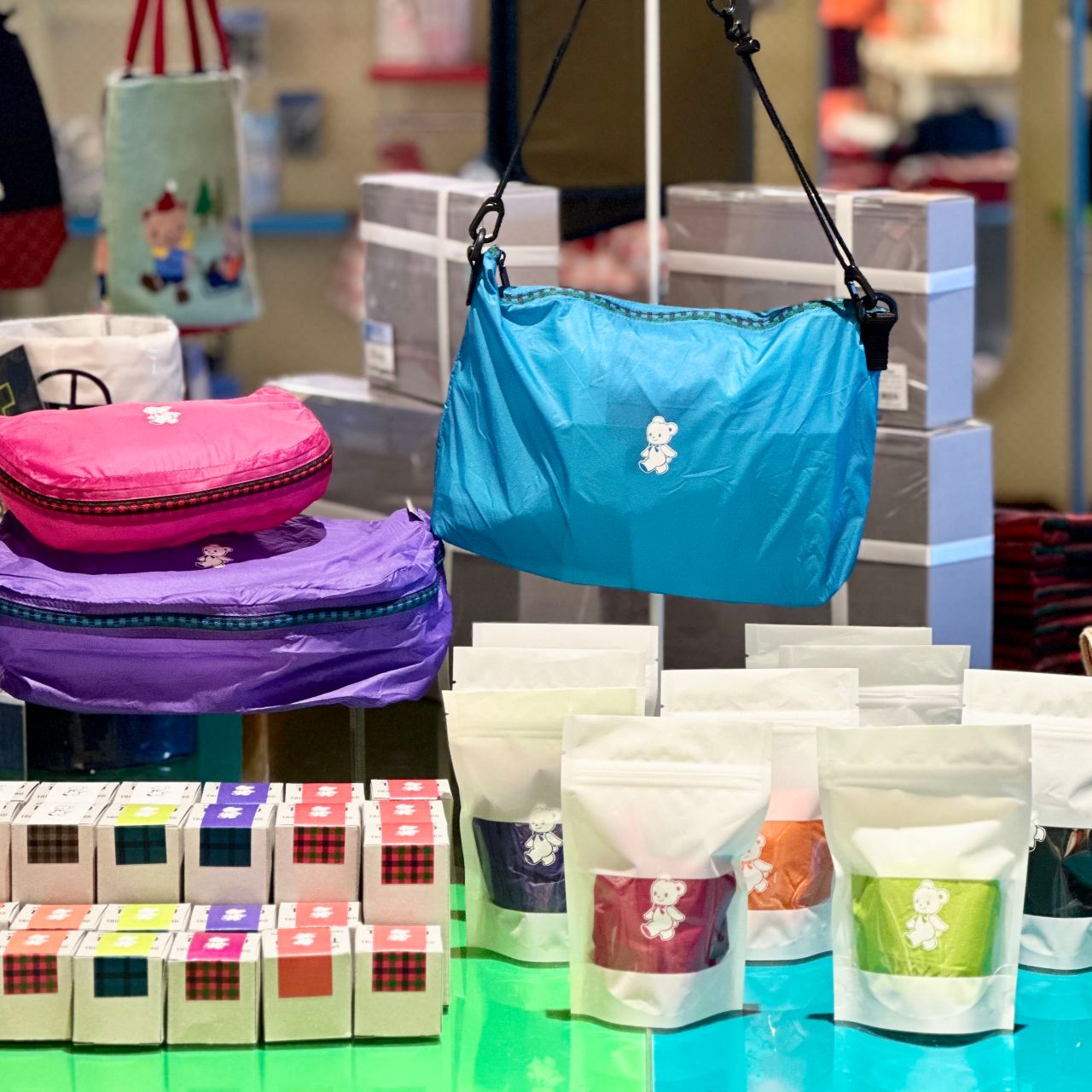 ファミリア カラフルシリーズ ポーチ ピンク ポーチ | ファミリア公式