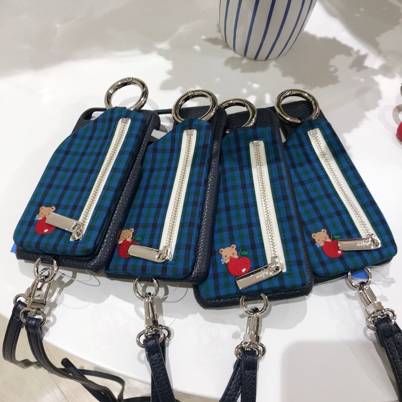 エジューとファミリアのショルダーストラップ ファミリア エジュー