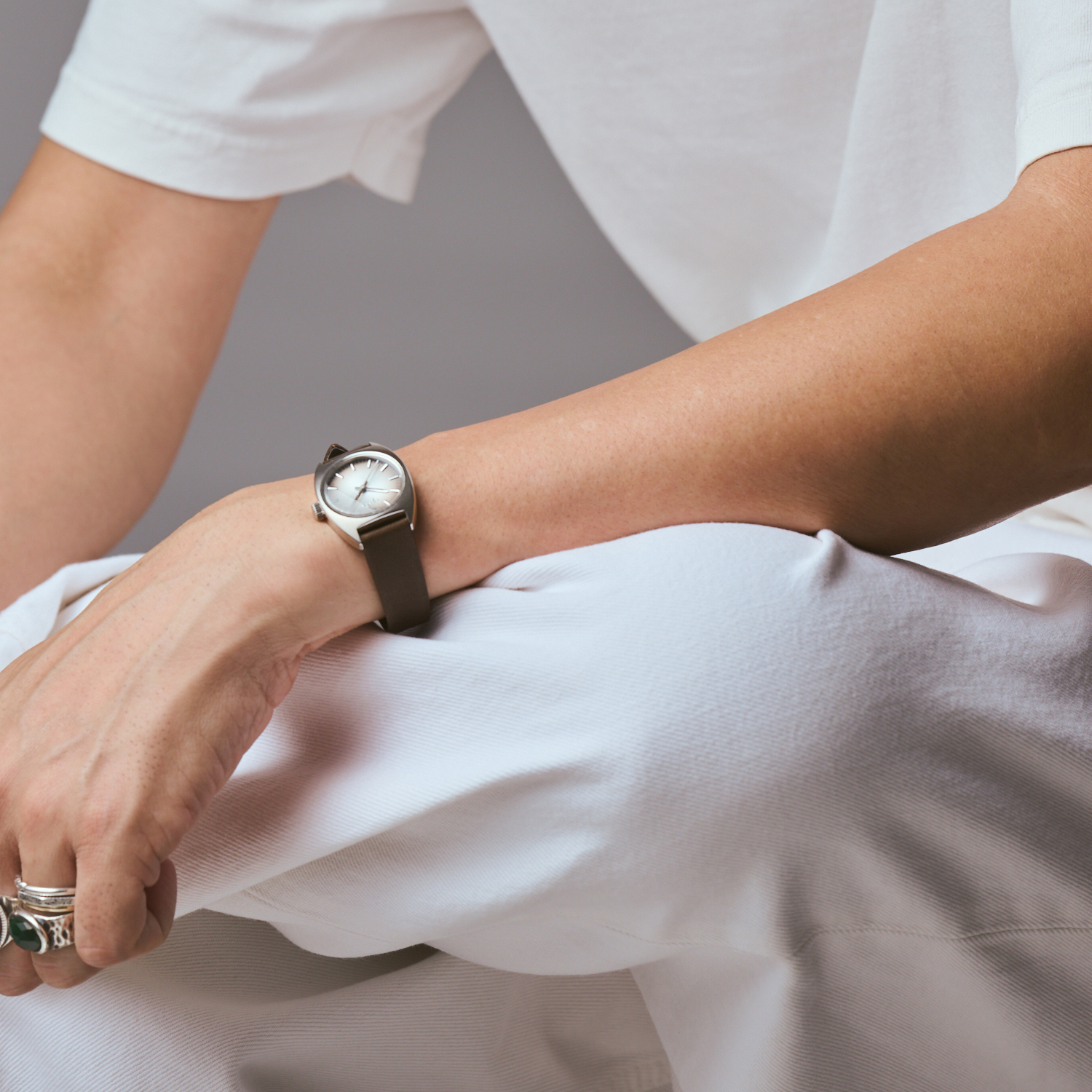 ラウンドフェイスレザーベルトウォッチ｜時計｜アガット 公式