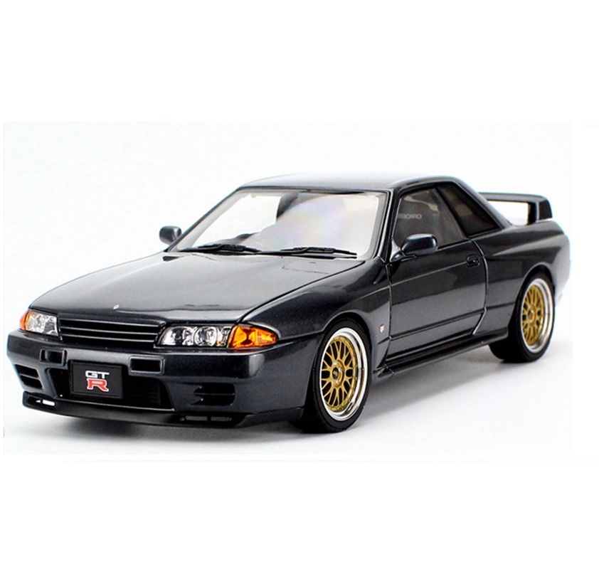 ignition model GT-R R32 1/18ミニカー Nissan Skyline GT-R (R32) 1