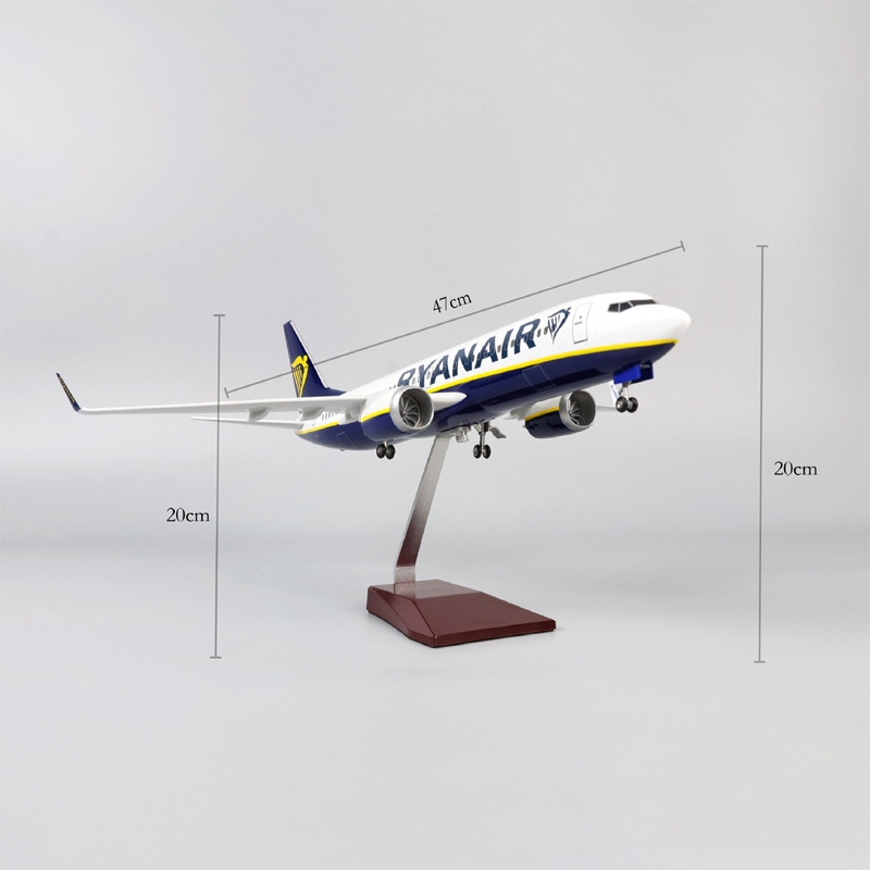 737-8 B737 Model Airplane Ryanair Ireland Airlines with Landing