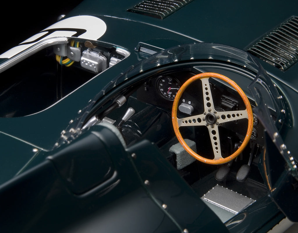 Jaguar D-Type 1955 Le Mans Winner AutoArt 1:12 Scale - Aeromobilia