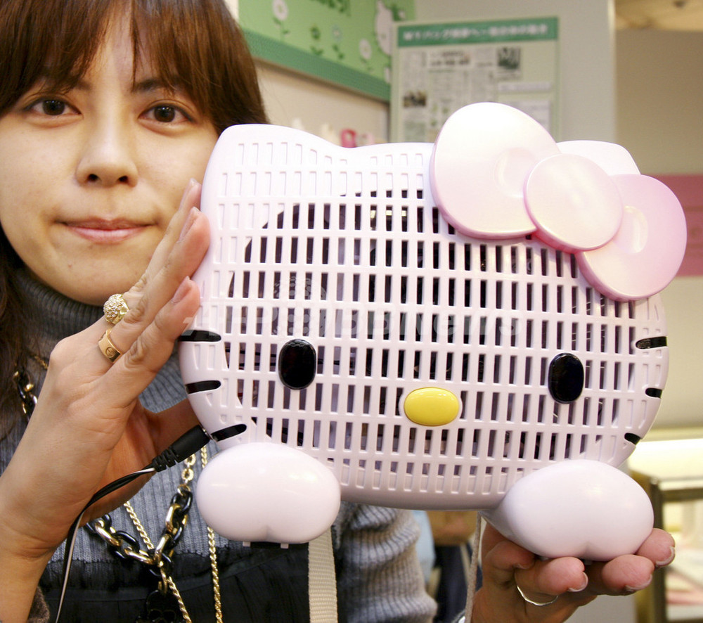 サンリオ、今度は「ハローキティ」空気清浄機 - 東京 写真2枚 国際