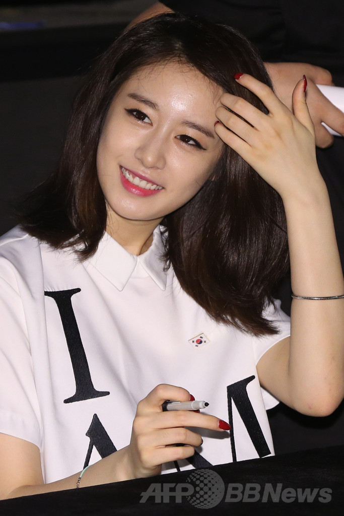 T-ARAジヨン、ソロデビュー記念しサイン会開催 写真8枚 ファッション