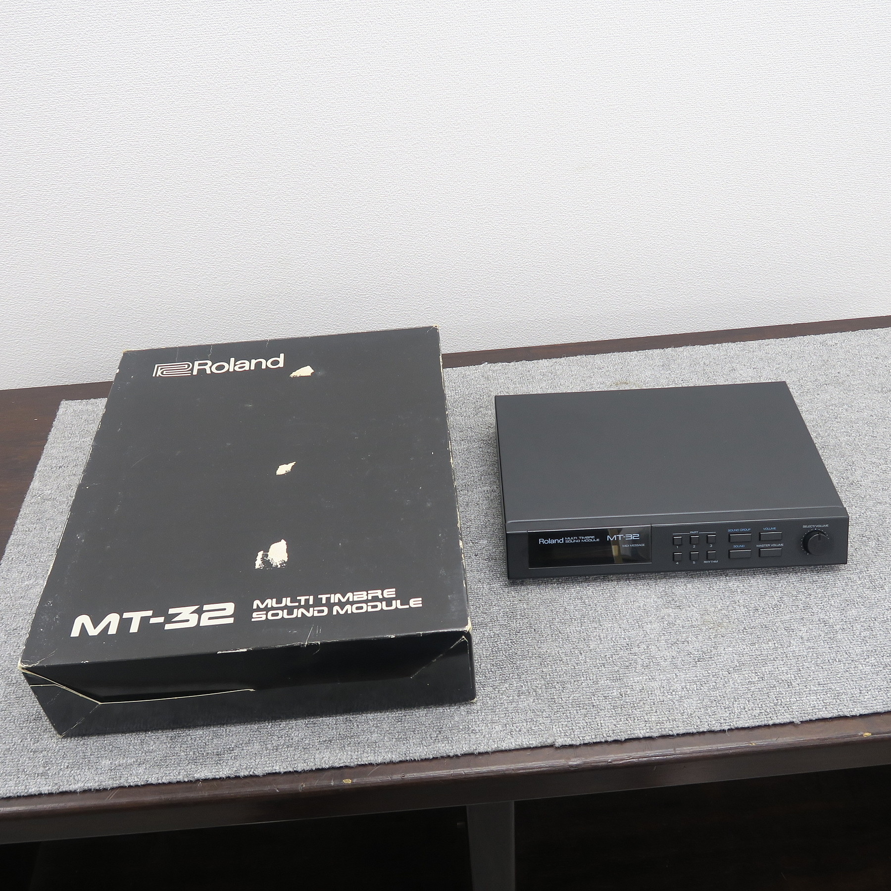 現状】ローランド Roland MT-32 音源モジュール【元箱】@50606 / 中古
