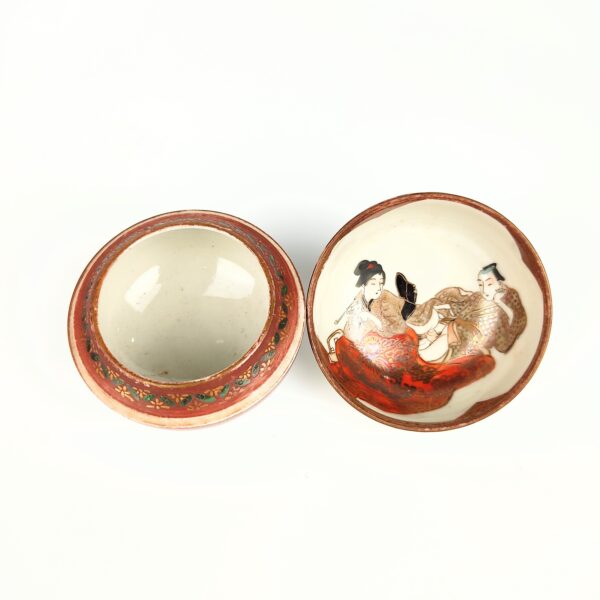 九谷焼 宝珠型盃台付春画盃 – 古美術西川