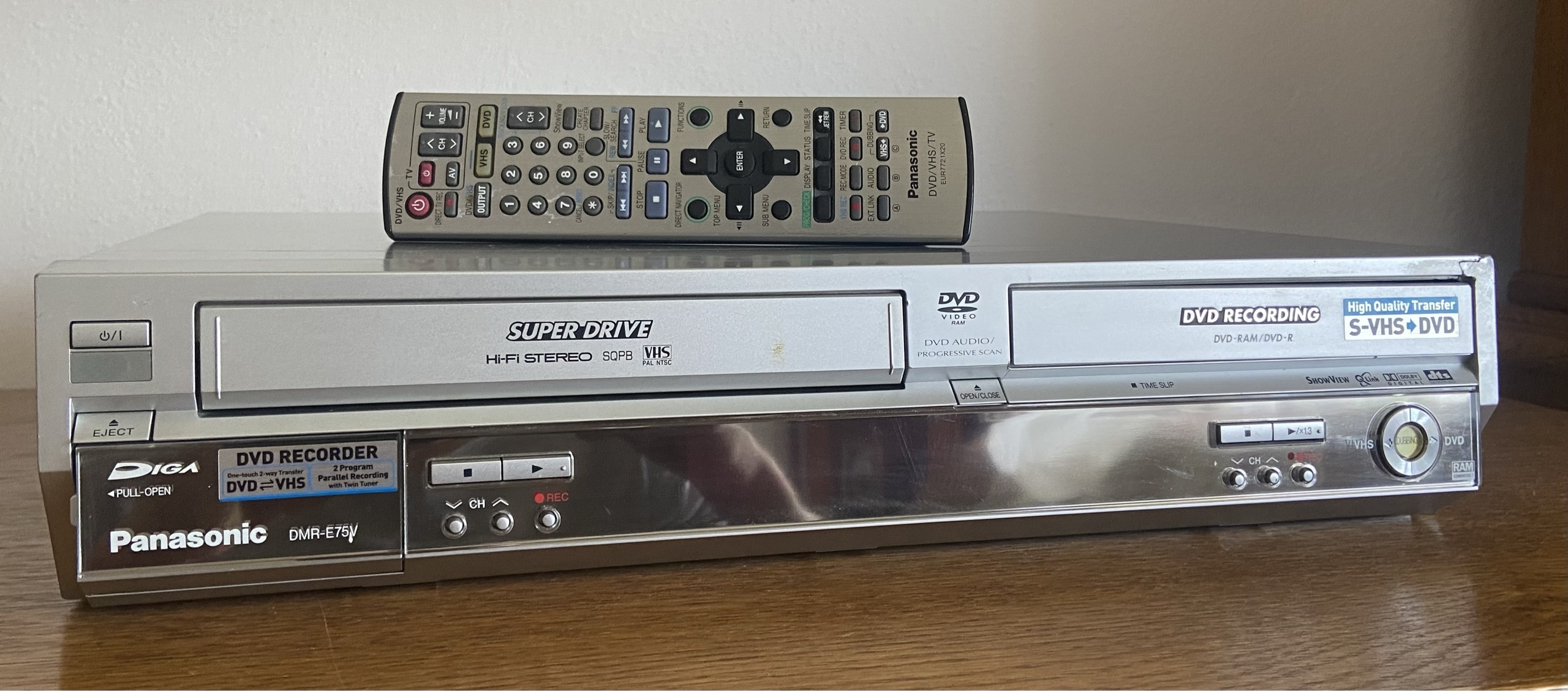 パナソニックDMR-E75V 動作確認済み | パナソニック DVDレコーダー VHS