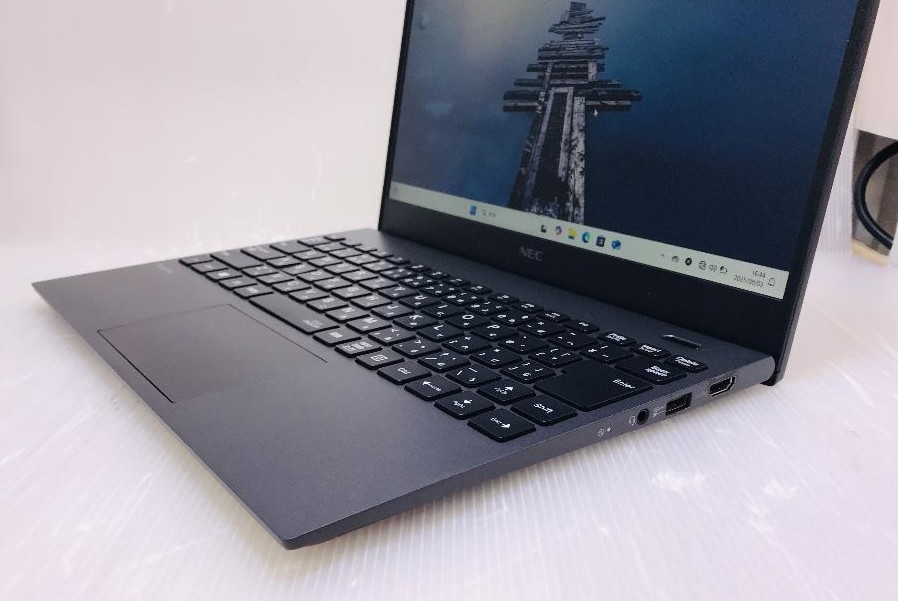 NEC VersaPro VKV18G-9 (Core i7-10510U 1.8GHz/16GB/SSD 256GB/Wi-Fi