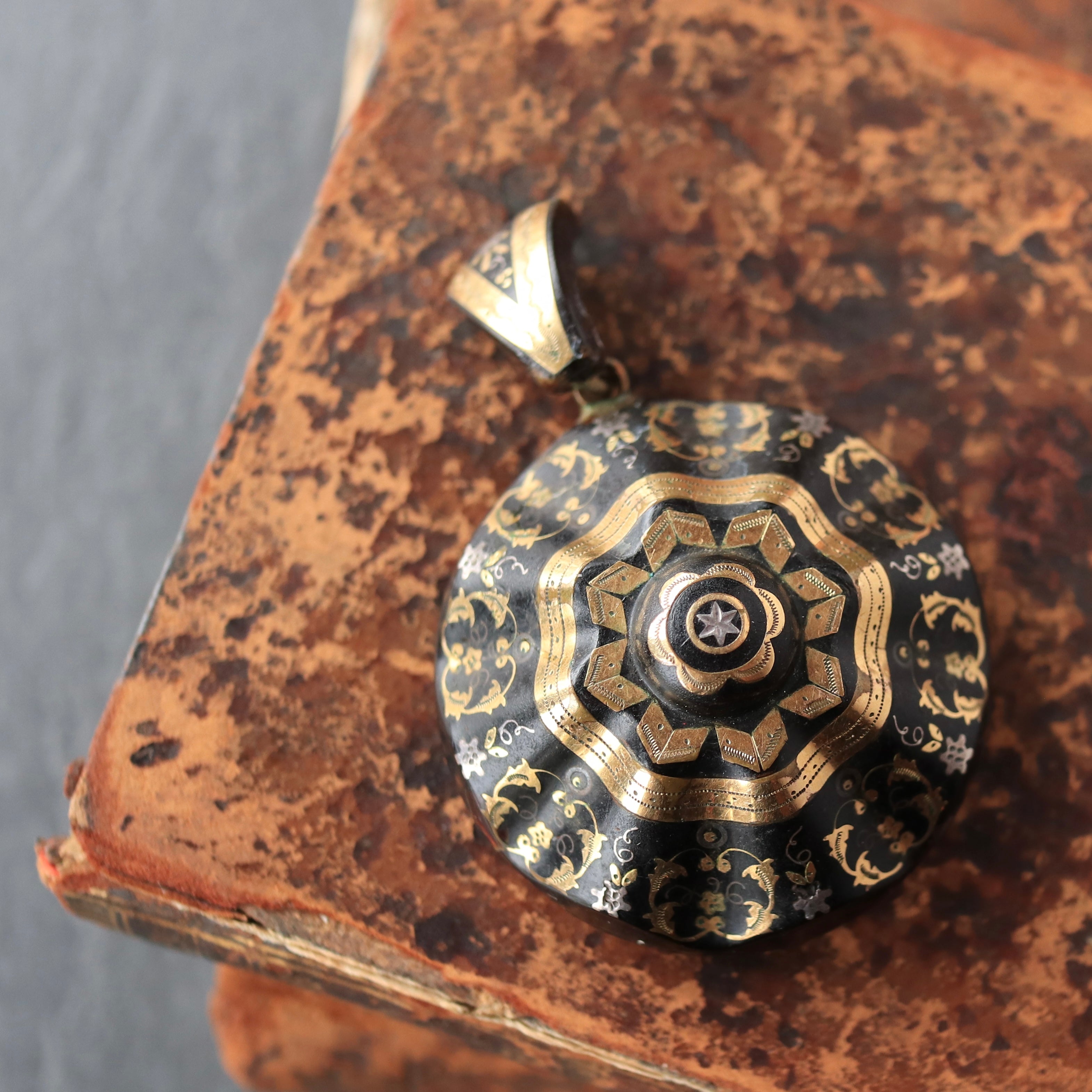 アンティーク ブローチ ピクウェ ピケ ピクウェ アンティークブローチ