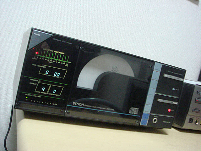 DCD-2000 (DENON) 1982年 ジャンク修理編 | 古いハードに囲まれて