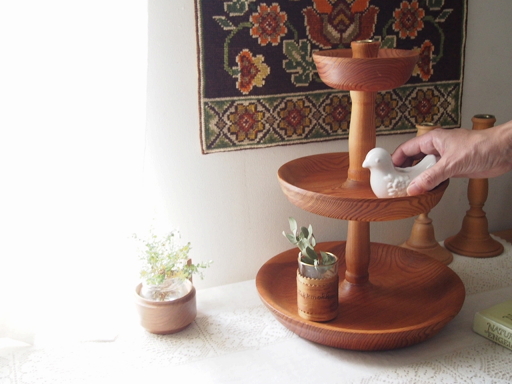 北欧ヴィンテージ 木製3段トレイ／スウェーデン製／飾り台