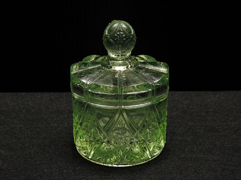 アンテイーク ウランガラス製の四角小物入れ ヴァセリン ガラス