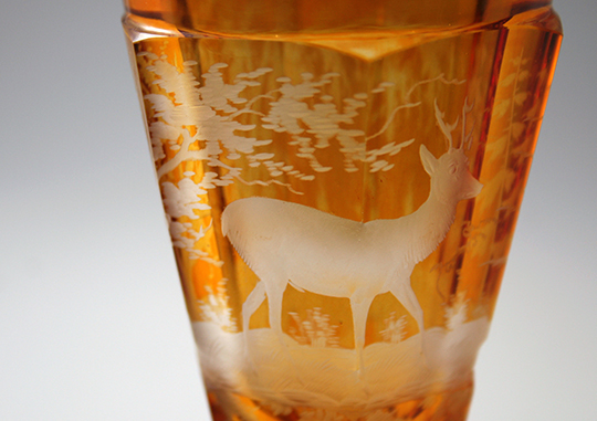 ボヘミア地方ガラス工房「ボヘミアガラス：鹿文様ワイングラス