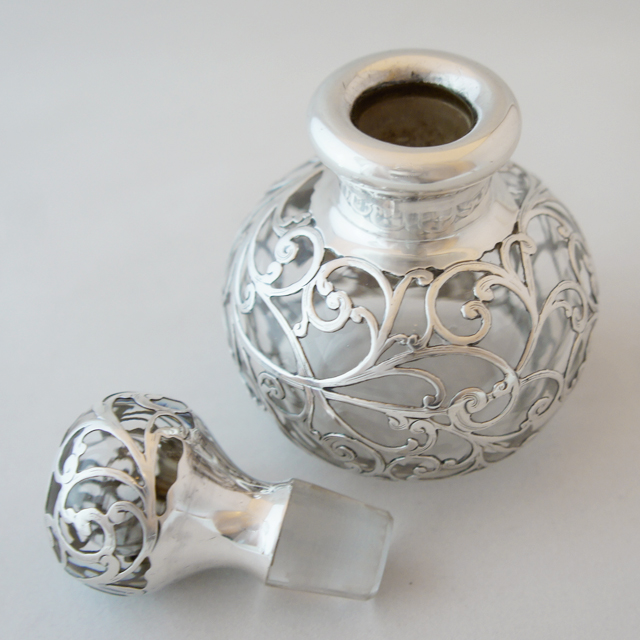 イギリス アンティーク 純銀製 べっ甲蓋 香水瓶 ホールマーク有