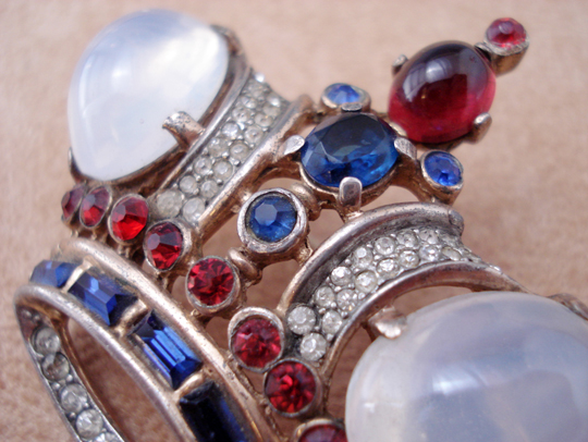 希少】1940年代 トリファリ 王冠ブローチ 赤カボション ヴィンテージ