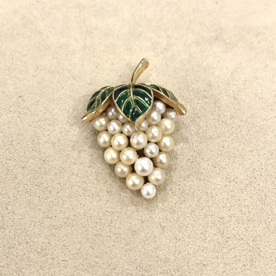 トリファリ「ぶどう ブローチ」《アンティックかとう》