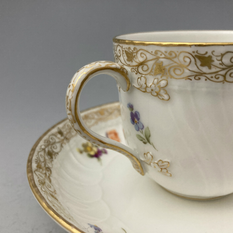 KPM ベルリン「KPM窯 花文様 コーヒーカップ&ソーサー ①