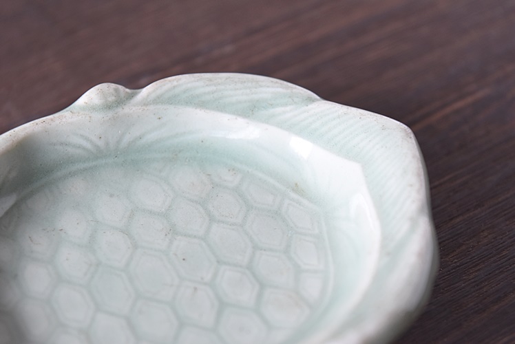 三田青磁 亀小皿 手塩皿 豆皿 - 生活骨董と古布のアンティークショップ