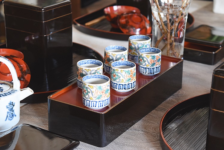 時代漆器】漆塗金蒔絵 野弁当 野点 花見重 重箱 錫製徳利 台付 骨董 古