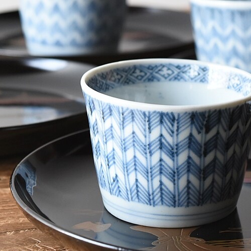 骨董 古伊万里 アンティーク 染付 網代文様 網文様 蕎麦猪口 酒器 初期