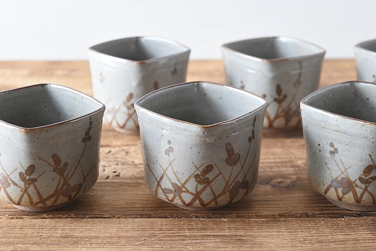 高台に掻き銘「十四代太郎衛門」貴重な作品 絵唐津四方向付 共箱