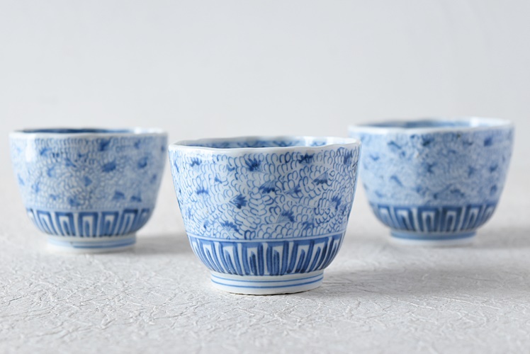 y033 古伊万里 染付 微塵唐草 七寸皿 5枚 太明成化年製 輪花縁