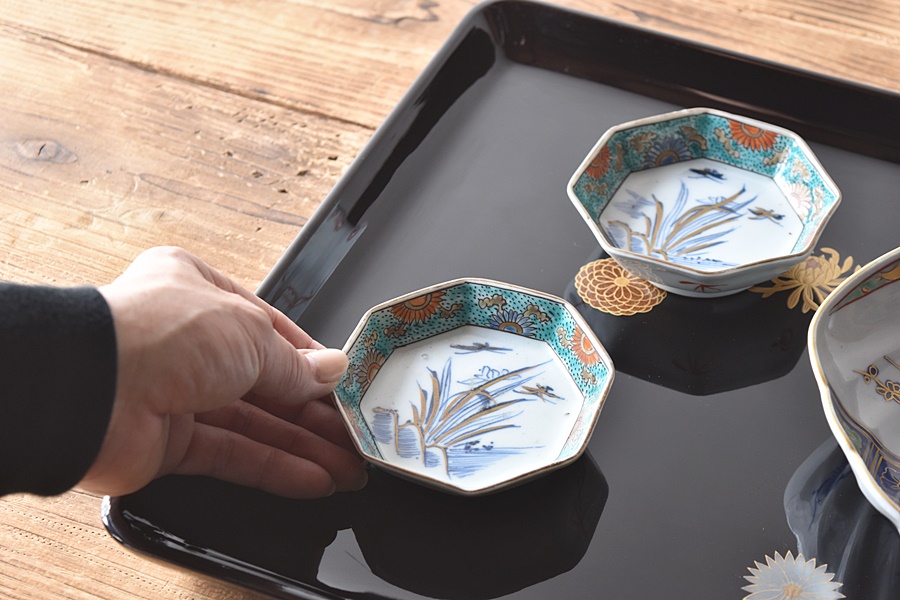 骨董 アンティーク 色絵古九谷 苫屋 矢羽 野葡萄 隅入角皿 小皿 古