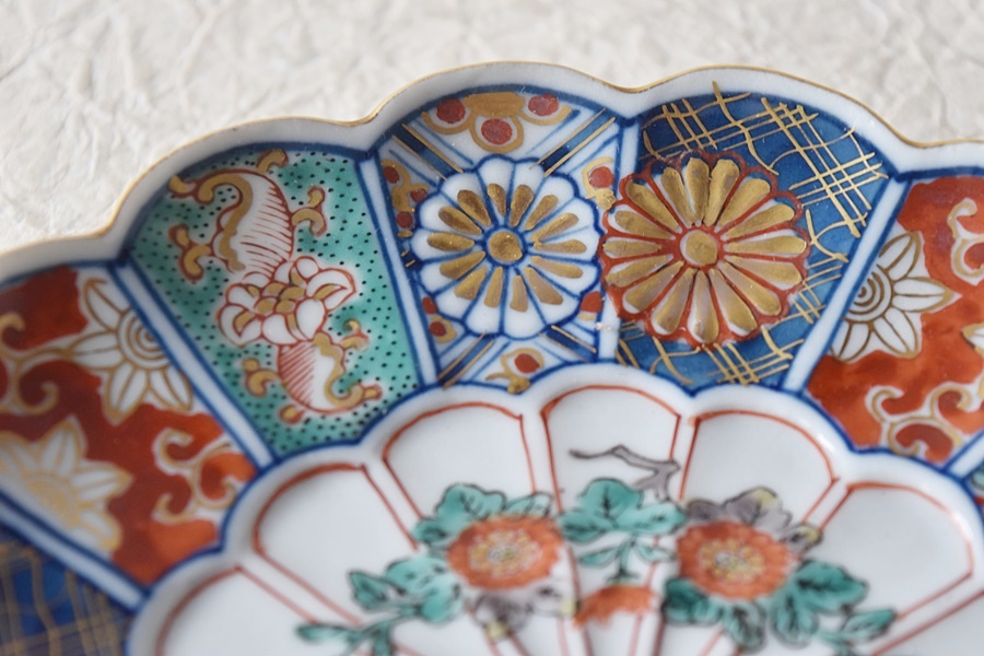 大聖寺伊万里 金襴手 奇玉宝鼎之珍 壽文捻り菊皿 六客 大聖寺伊万里