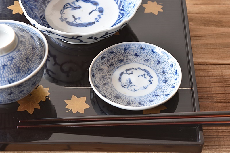 古伊万里 染付 微塵唐草 成化年製文 小皿 - 生活骨董と古布の