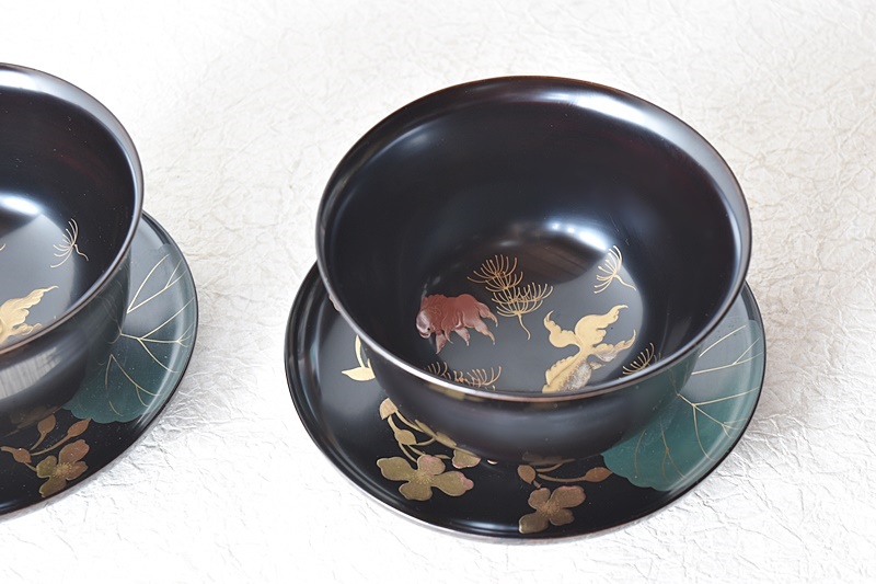 彩葉】 時代 漆塗 金盛蒔絵 螺鈿 蝶 盃洗一対 酒器 箱入 iD7