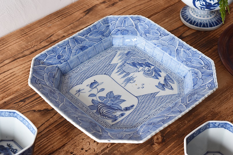 282 古伊万里 染付 角皿 古伊万里 染付 角皿 草花唐草文