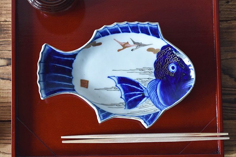 骨董 時代ガラス 希少 魚型 鯉 下駄脚付 プレスガラス 長皿 刺身皿