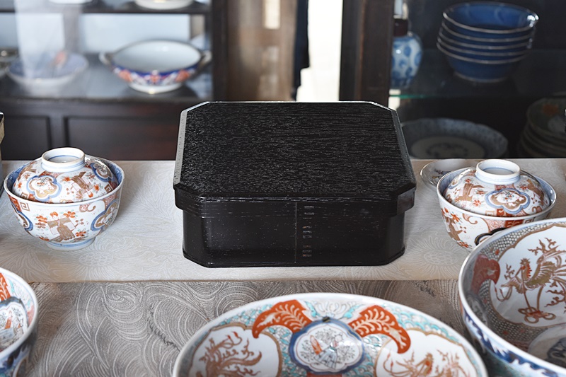 懐石道具 木製 根来塗 半月形 弁当箱5客組 内黒 会席道具 和食器 懐石