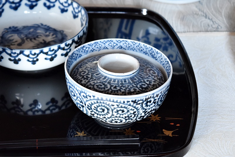 と66 中国染付沈香壺 古瀬戸？ 古伊万里 古玩 中国陶磁器 渦巻 菊花