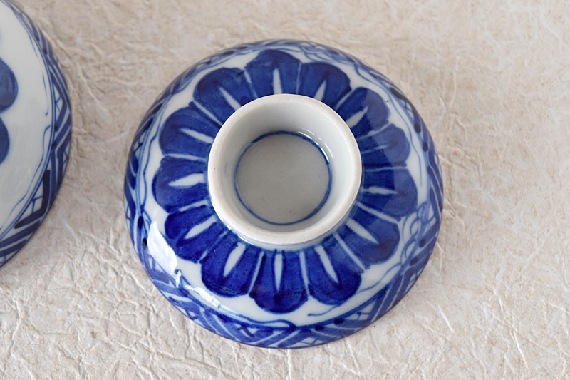 苺大福 骨董 蓋茶碗 青地4つ 朱地2つ 合計6つ 苺大福 骨董 蓋茶碗 青