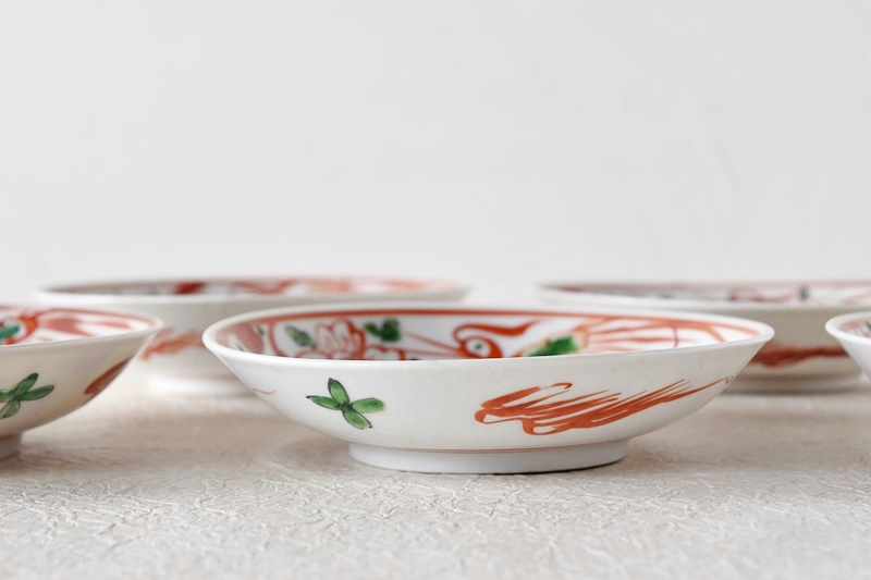 痴陶人作 呉須赤絵 椿文 尺大皿 日本人として初 大英博物館で個展を