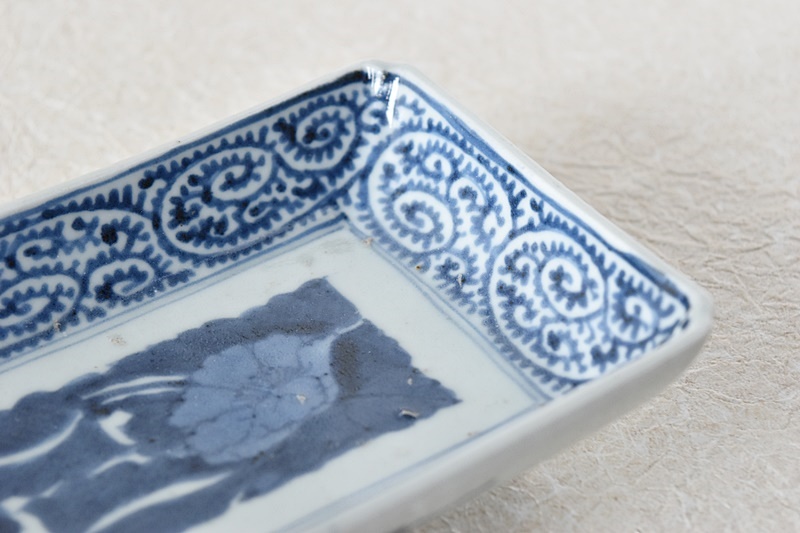 古伊万里冨貴長春染付蛸唐草文四方入隅長皿2枚 [B27240] 古伊万里 染付