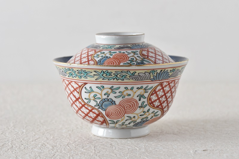 古伊万里 色絵 草花亀甲模様 成化年製文 蓋付茶碗 - 生活骨董と古布の