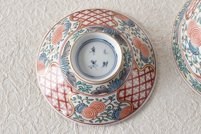 古伊万里 色絵 草花亀甲模様 成化年製文 蓋付茶碗 - 生活骨董と古布の