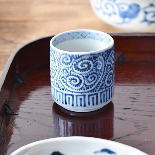 977 初期伊万里染付繋七宝文様蕎麦猪口 無傷 977 初期伊万里染付繋七宝