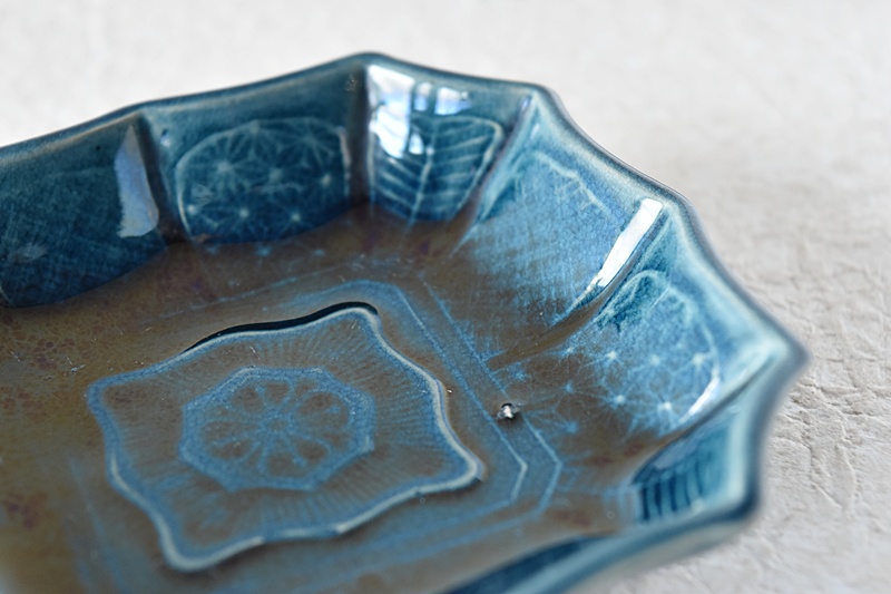 珉平焼 四方隅切皿 交趾陽刻 小皿 7枚 70707 珉平焼 四方隅切皿 交趾