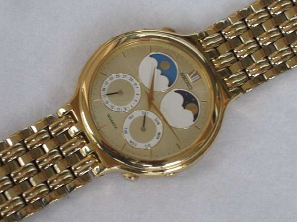 セイコー ムーンフェイズ ダブルカレンダー 7F18-8A00 クオーツ