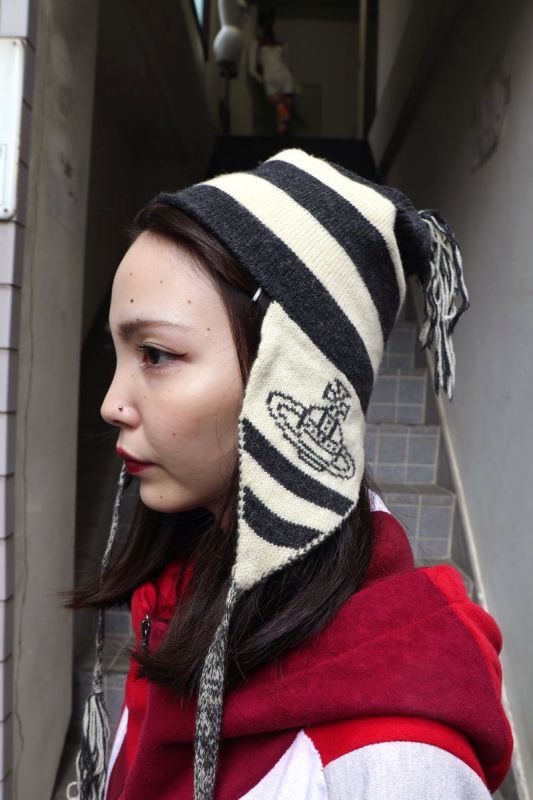 ウールニット帽 耳あて付き オレンジと緑 ヴィヴィアンウエストウッド