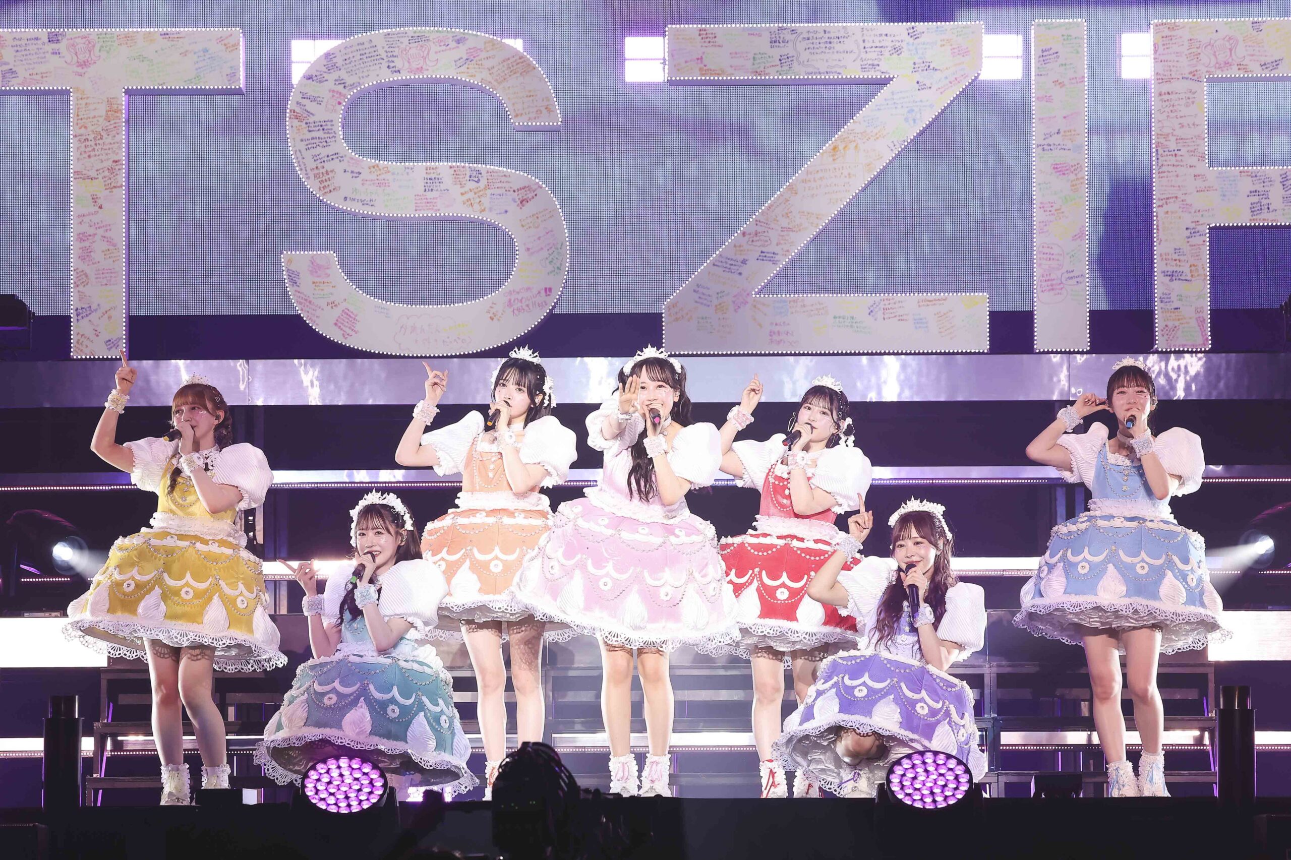 FRUITS ZIPPER Celebrates Third Anniversary with 18,000 Fans at a