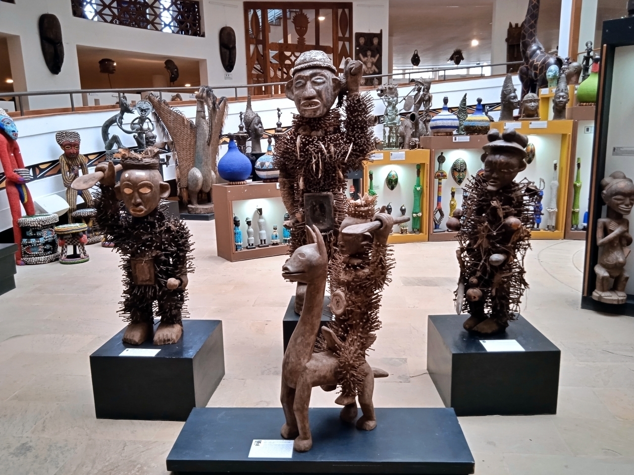 自立不可ナイジェリアヨルバ族鉄製男女オブジェアフリカプリミティブ