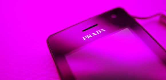 ASCII.jp：プラダを着た小悪魔「PRADA phone」 (1/4)