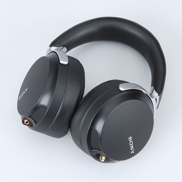 ヘッドホン SONY MDR-Z7 ASCII.jp：絶妙なバランス！ 6万円のソニー最上級